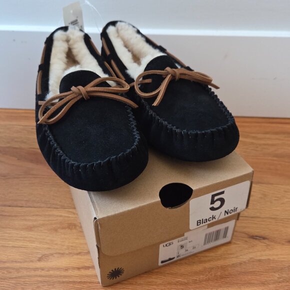 Brand New Ugg Moccasin Slippers Size 5 Black - Picture 2 of 7